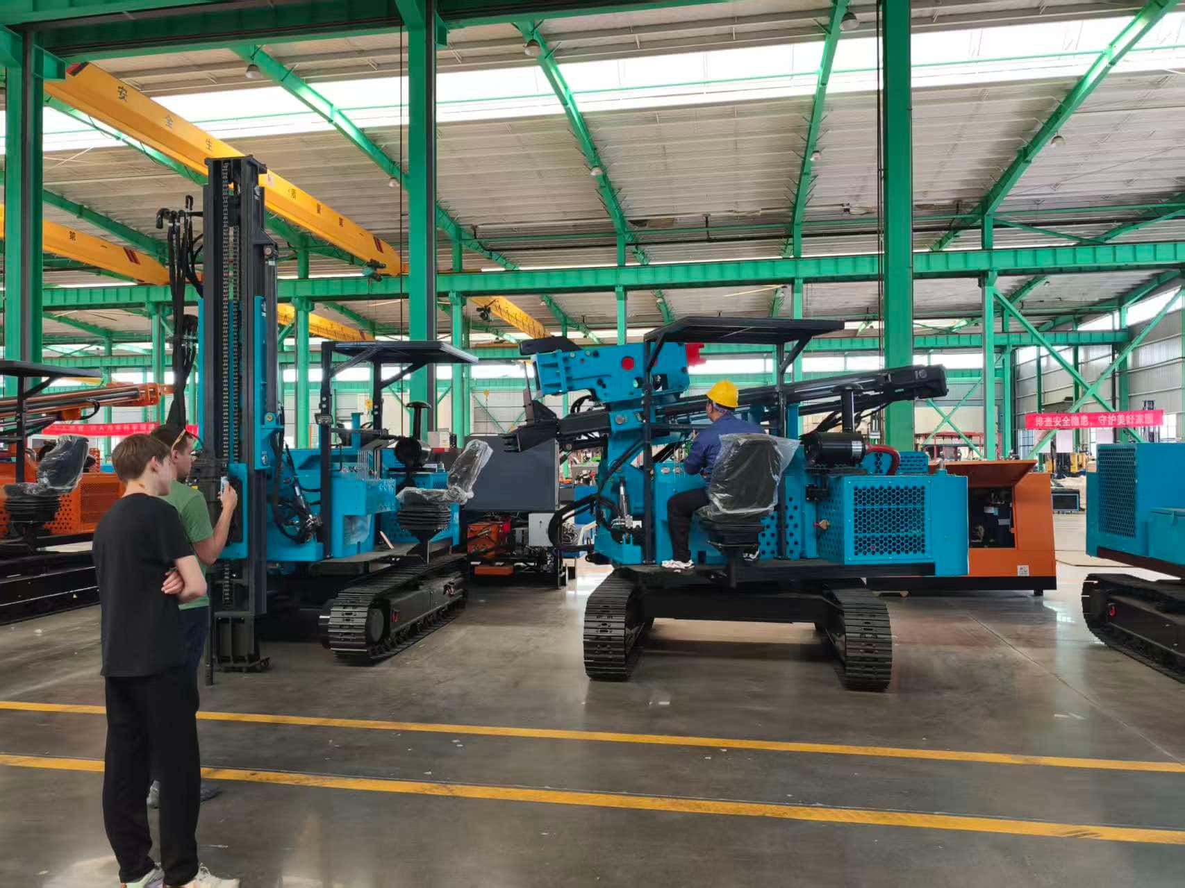 Recognition From Afar: Eastern Europe Clients Visit Tezhong Machinery to Explore New Cooperation in Photovoltaic Engineering